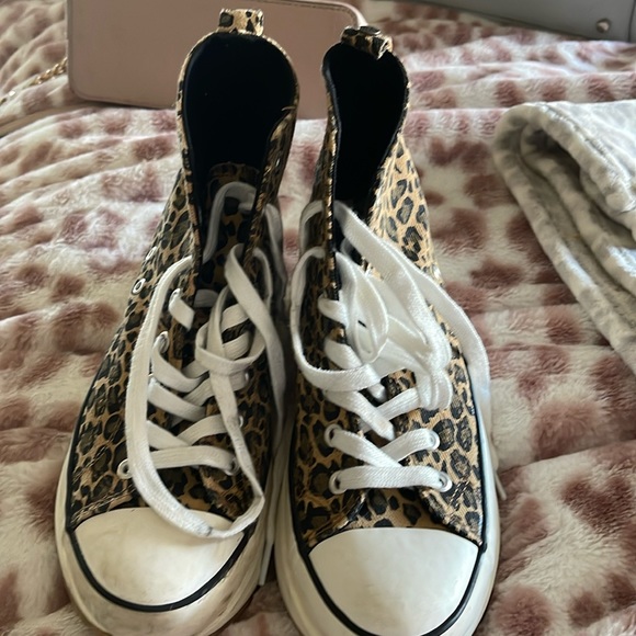 Converse Shoes - Women’s tennis shoes